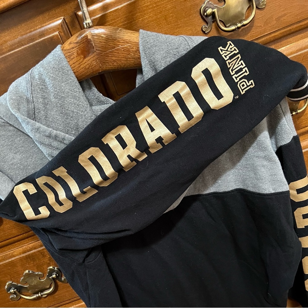 PINK VS 5th and Ocean Collab CU Boulder Buffs Hoodie - Picture 7 of 7